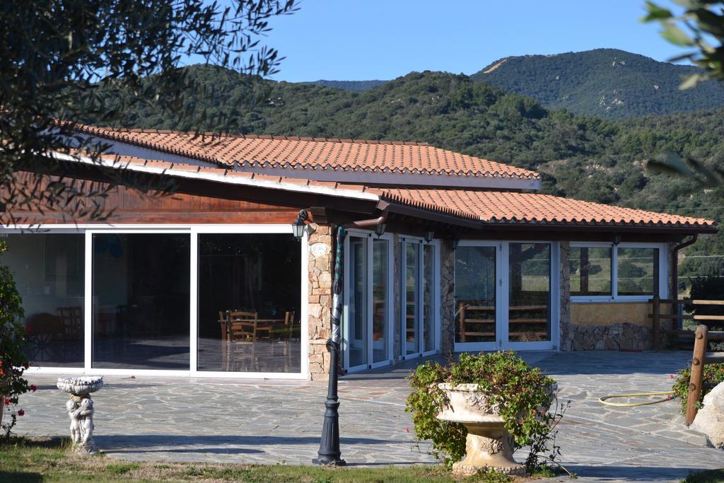 Agriturismo Gli Ulivi Hotel Castiadas Exterior foto